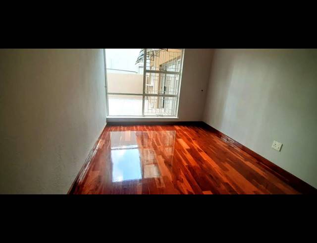 4 BEDROOM FREESTANDING FOR SALE IN GLEN MARAIS